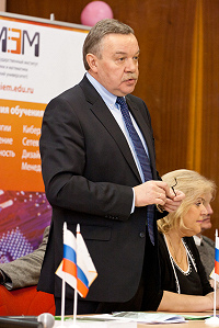 Владимир Азаров