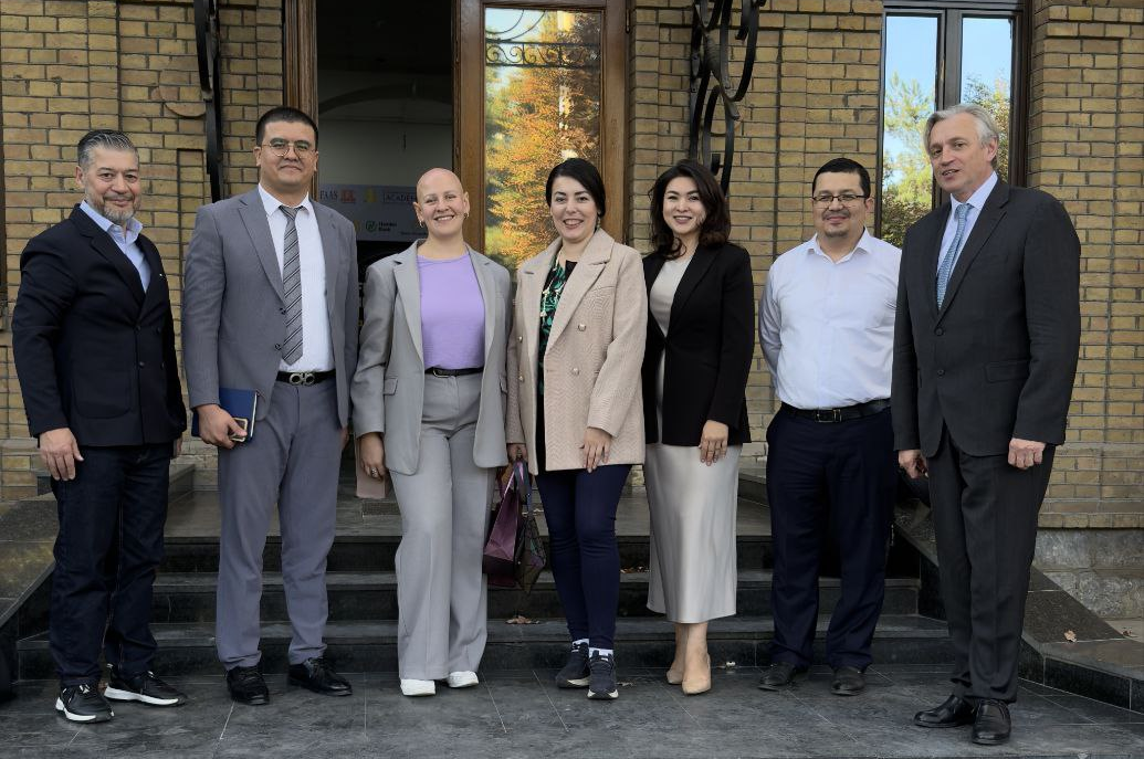 Illustration for news: HSE University and Banking and Finance Academy of Uzbekistan Sign Memorandum on Scientific Cooperation